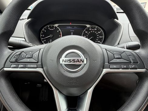 Used 2022 Nissan Altima 2.5 SV FWD image 9