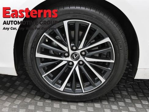 Used 2024 Lexus ES 250 w/ Premium Package image 34