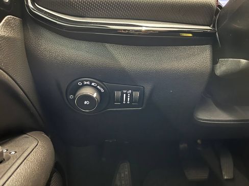 Used 2024 Jeep Compass Trailhawk w/ Trailhawk Convenience Group AWD/4WD image 24