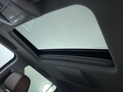 Certified 2019 Chevrolet Suburban Premier w/ Premier Plus Edition image 11