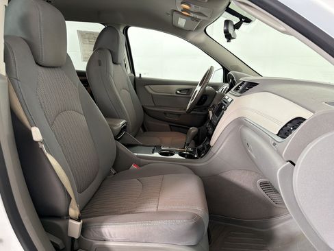Used 2017 Chevrolet Traverse LT FWD image 20