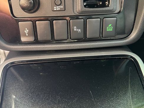 Used 2020 Mitsubishi Outlander SEL image 9