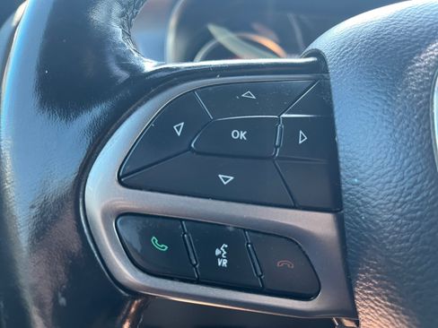 Used 2020 Dodge Charger SXT w/ Leather Interior Group RWD image 19