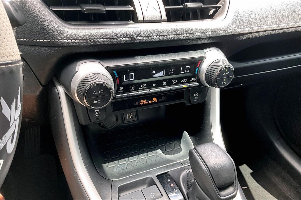 Used 2024 Toyota RAV4 XLE FWD image 15