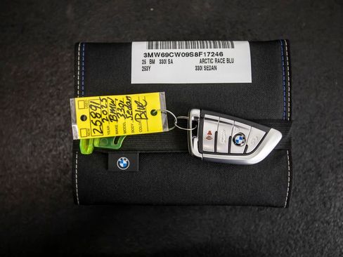 Used 2025 BMW 330i Sedan w/ Premium Package RWD image 51