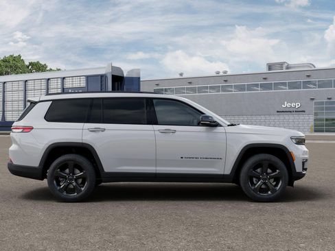 New 2025 Jeep Grand Cherokee L Limited w/ Black Appearance Package AWD/4WD image 21