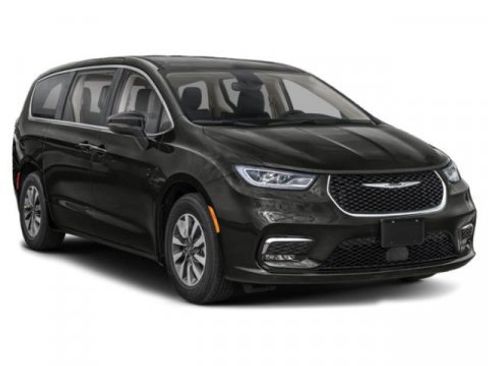 Used 2024 Chrysler Pacifica Premium image 9