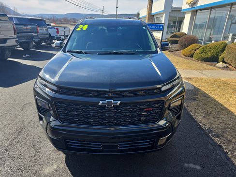 Used 2024 Chevrolet Traverse RS w/ LPO, Floor Liner Package image 9