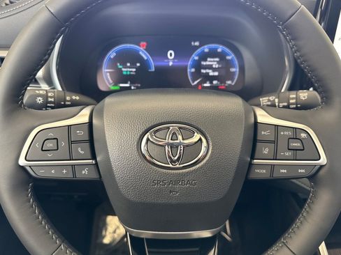 New 2026 Toyota Highlander Platinum AWD/4WD image 23
