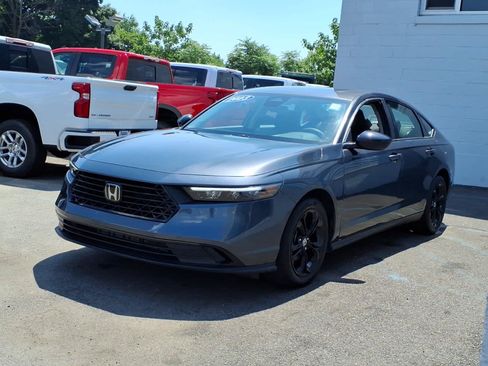 Used 2025 Honda Accord SE image 3