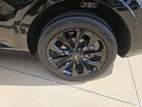Used 2023 Kia Sorento SX image 9