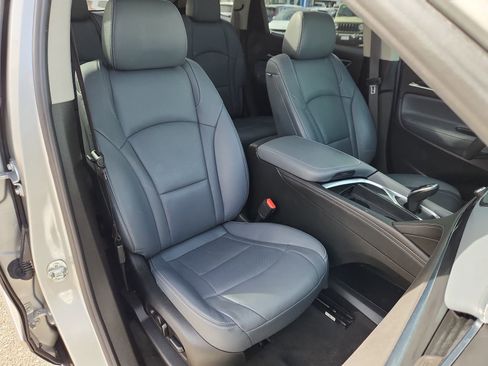 Used 2020 Buick Enclave Premium w/ Sun and Sites Package image 14