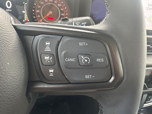 Used 2025 Jeep Wrangler Sport AWD/4WD image 21