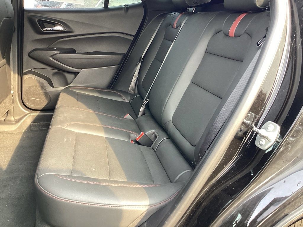 Used 2025 Chevrolet Trax RS w/ Driver Confidence Package FWD image 15