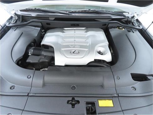 Used 2011 Lexus LX 570 4WD image 29