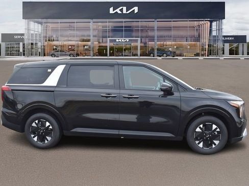 New 2026 Kia Carnival LXS image 2