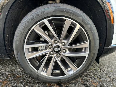 New 2026 Cadillac Vistiq Sport image 9