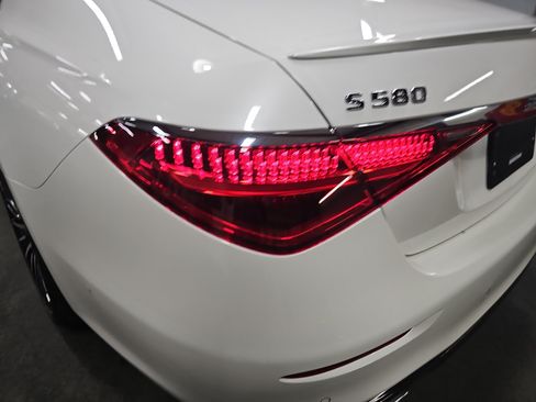 Certified 2023 Mercedes-Benz S 580 4MATIC Sedan image 35