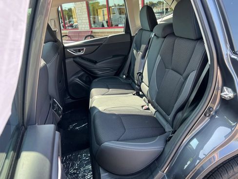 Used 2023 Subaru Forester Premium AWD/4WD image 9