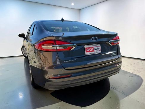 Used 2019 Ford Fusion SE FWD image 5