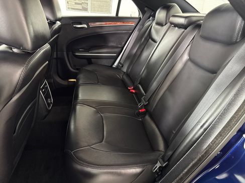 Used 2014 Chrysler 300 AWD image 12