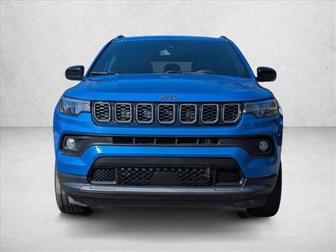 Used 2025 Jeep Compass Latitude w/ Altitude Special Edition AWD/4WD image 2