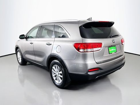 Used 2018 Kia Sorento FWD image 7
