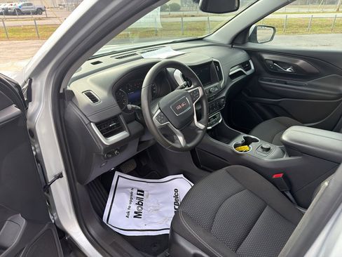 Used 2022 GMC Terrain SLE image 9