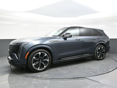 Certified 2026 Cadillac Escalade IQ Sport 2 AWD/4WD image 3