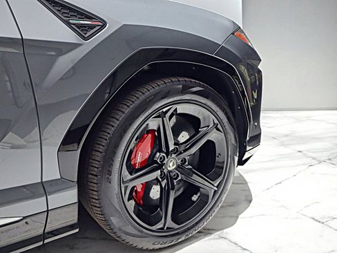 Used 2020 Lamborghini Urus image 12