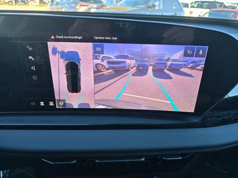 Used 2025 Audi Q6 e-tron Premium Plus w/ Premium Plus image 8