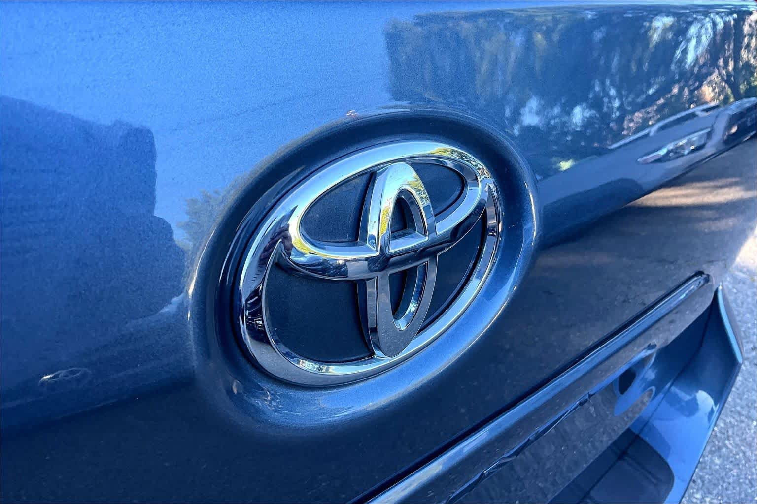 Certified 2017 Toyota Sienna LE FWD image 29
