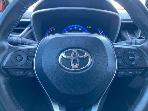 Used 2022 Toyota Corolla Cross XLE w/ Convenience Package image 18