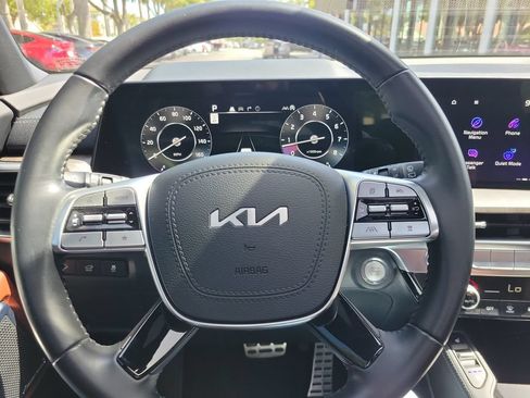 Certified 2024 Kia Telluride SX w/ Towing Package FWD image 19