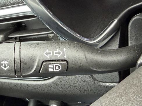 Used 2021 Chevrolet Equinox LT image 19