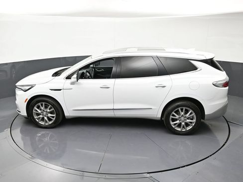 Used 2023 Buick Enclave Essence w/ Experience Buick Package AWD/4WD image 19