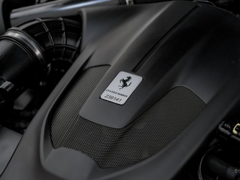 Used 2019 Ferrari Portofino image 96