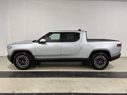 Used 2025 Rivian R1T Adventure AWD/4WD image 2