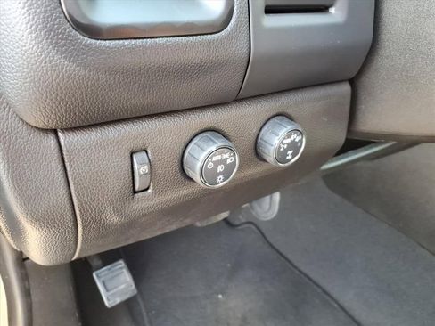 Used 2022 Chevrolet Colorado LT w/ Safety Package AWD/4WD image 11