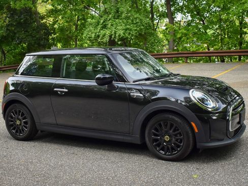 Used 2024 MINI Cooper SE FWD image 11