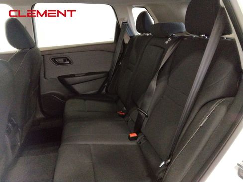 Used 2023 Nissan Rogue S image 32