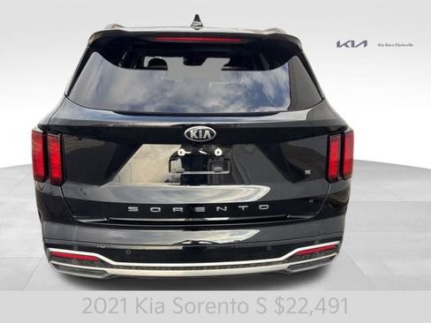 Certified 2021 Kia Sorento S w/ Panoramic Sunroof Package image 6