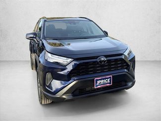 Used 2025 Toyota RAV4 XLE video 3