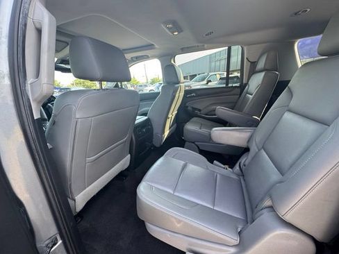 Used 2018 Chevrolet Suburban LT AWD/4WD image 7