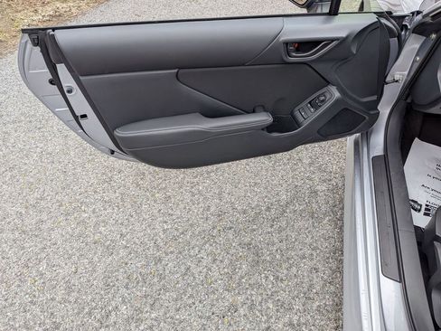 Used 2025 Toyota GR86 w/ ALL Weather Mat Package (TMS) RWD image 7