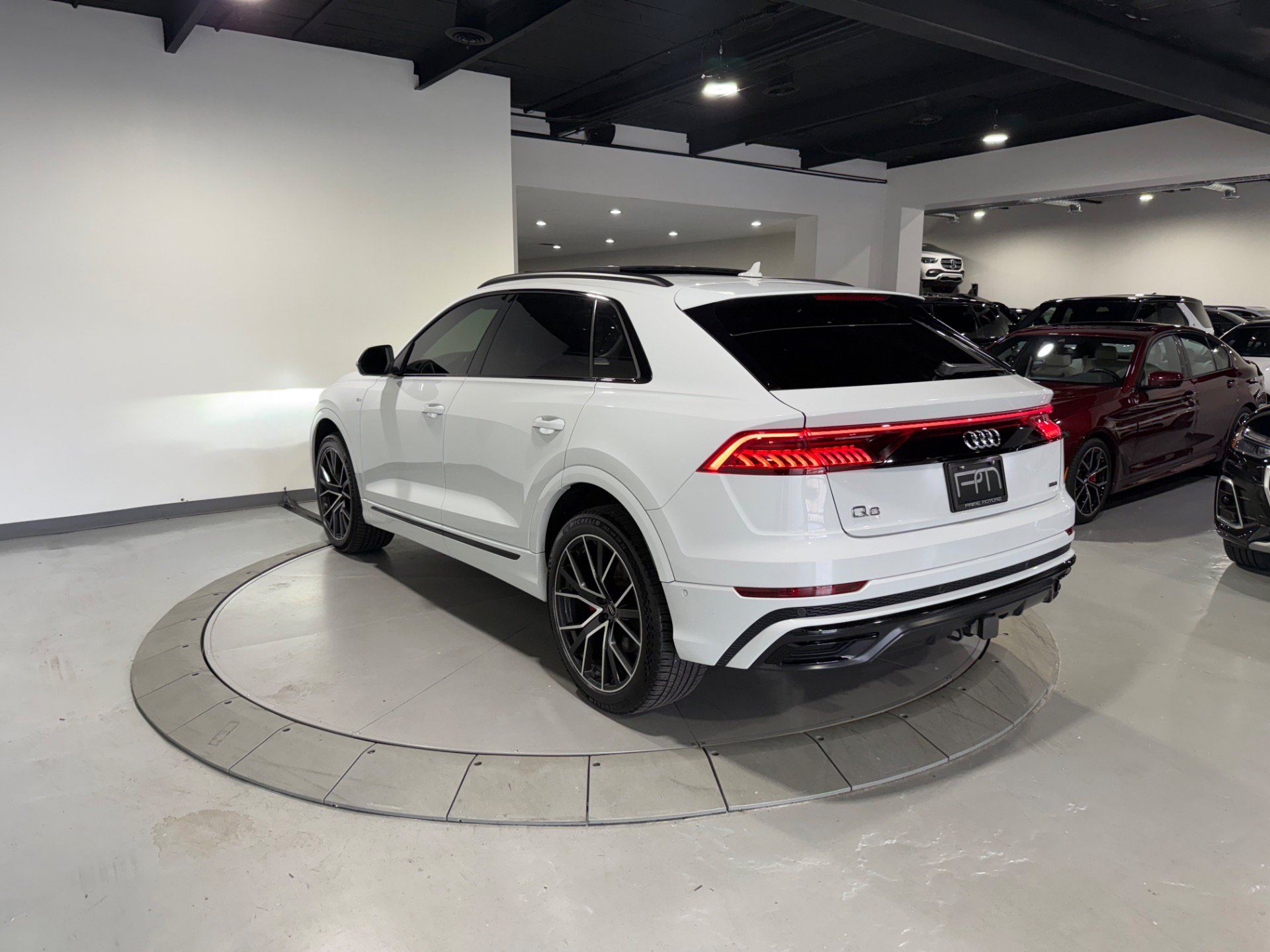 Used 2019 Audi Q8 Prestige w/ Luxury Package AWD/4WD image 11