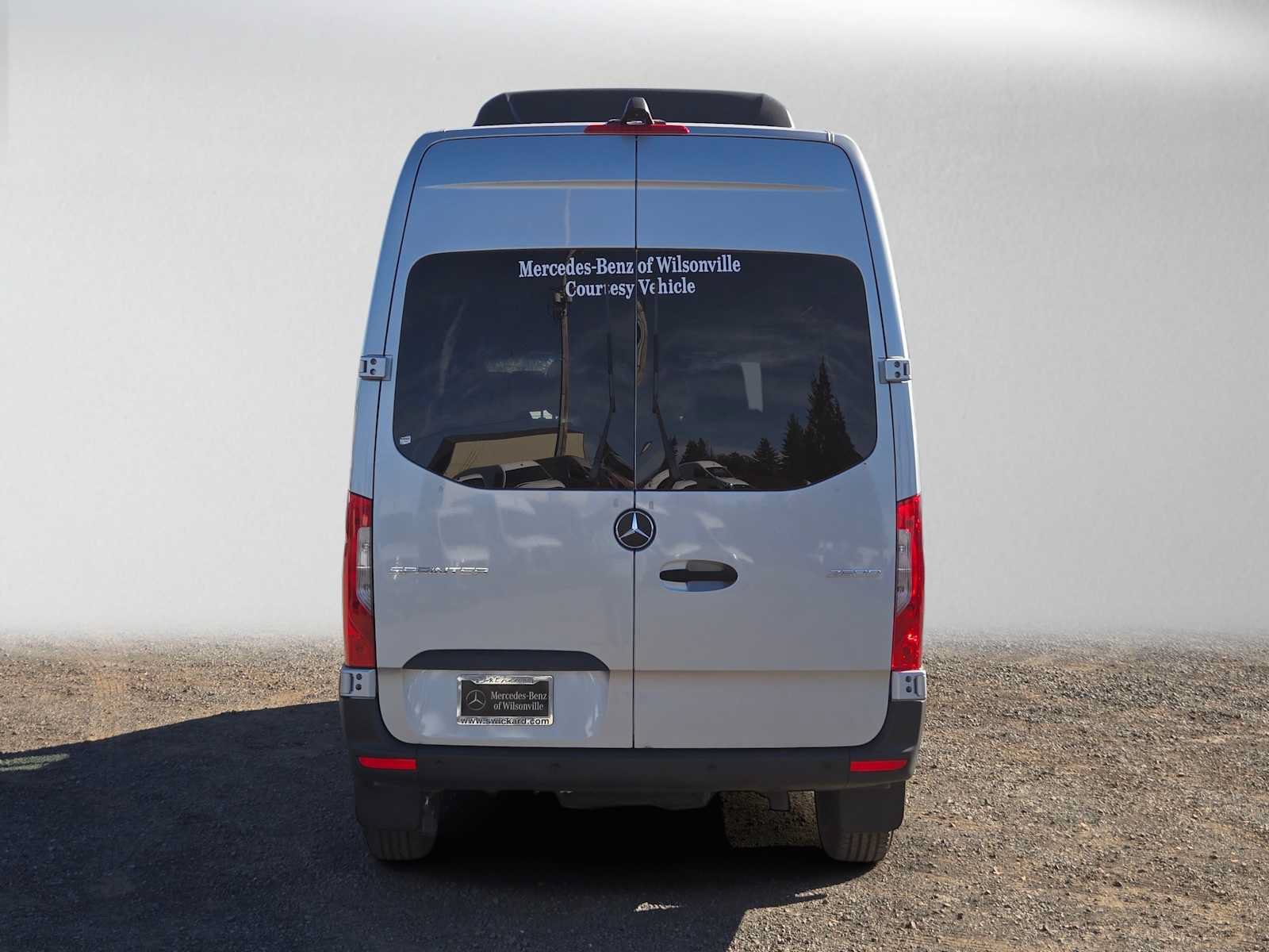 Used 2025 Mercedes-Benz Sprinter 2500 image 4