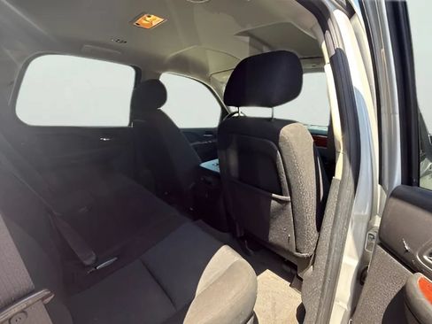 Used 2011 Chevrolet Tahoe LS w/ Convenience Package AWD/4WD image 9