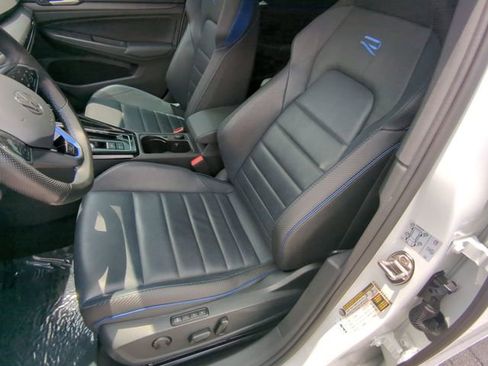 Used 2024 Volkswagen Golf R AWD/4WD image 19