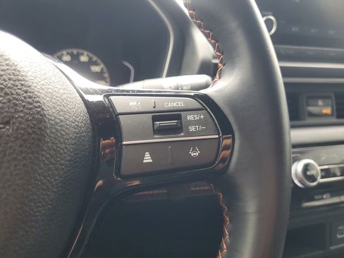 Used 2025 Honda Pilot Sport image 23